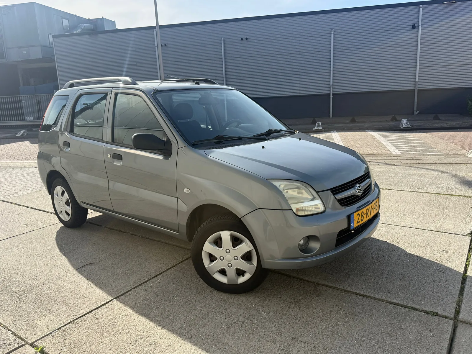 Suzuki Ignis (2005) — foto 1