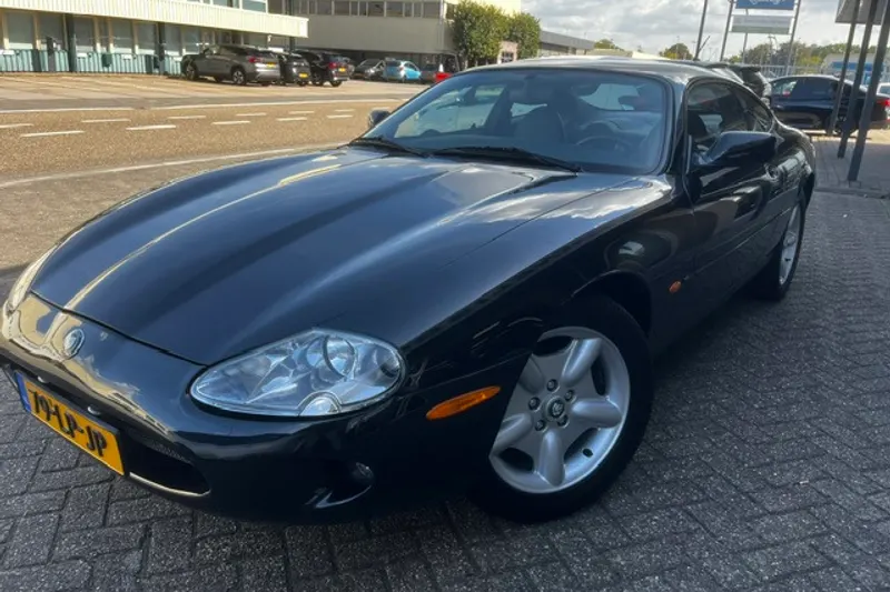 Jaguar XK8 (1997)