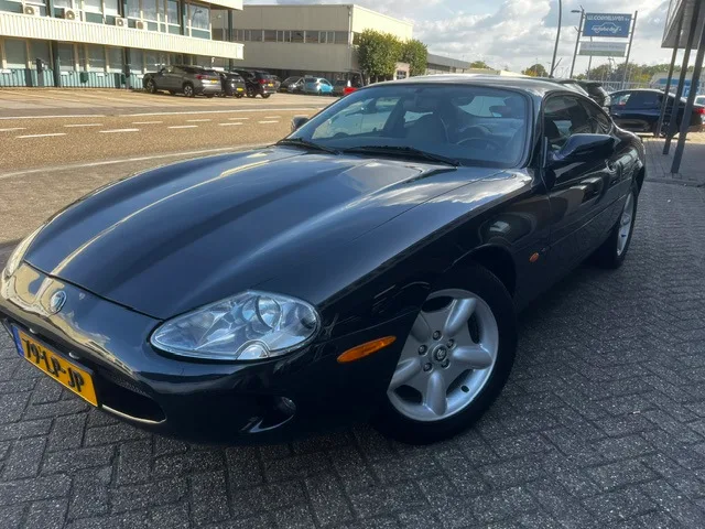 Jaguar XK8 (1997) — foto 1