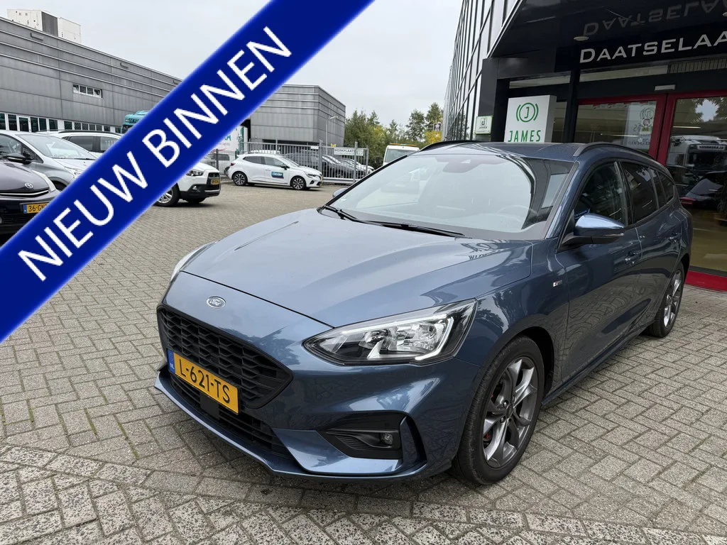 Ford Focus (2021) — foto 1