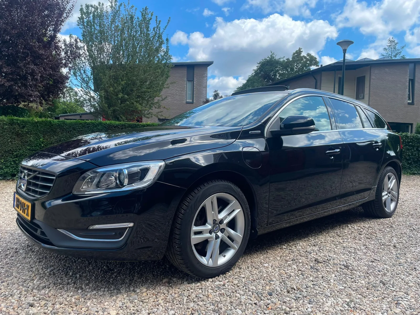 Volvo V60 (2015) — foto 1