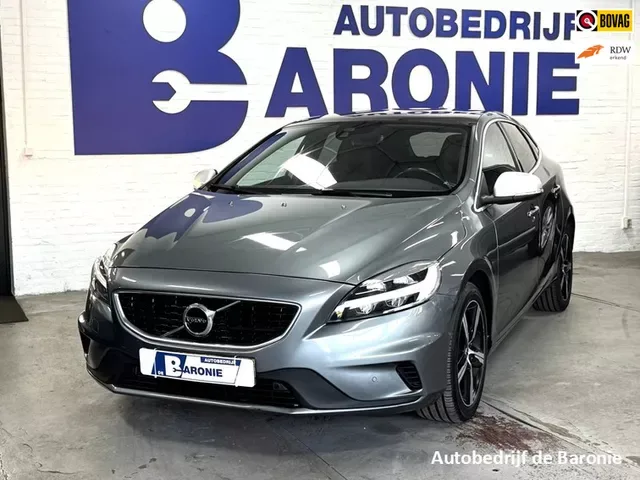 Volvo V40 (2019) — foto 1