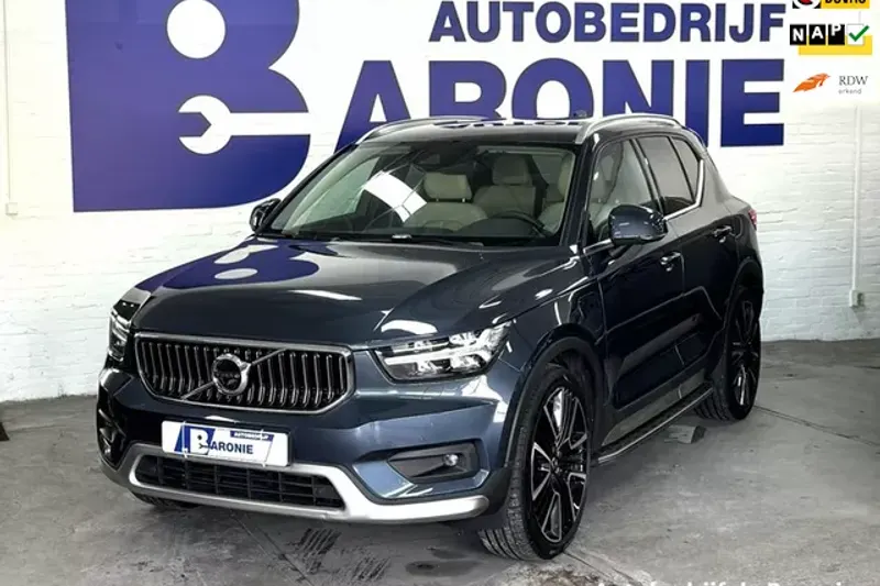 Volvo XC40 (2022)