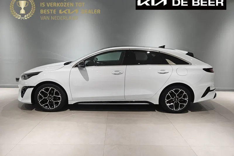 Kia ProCeed (2023)