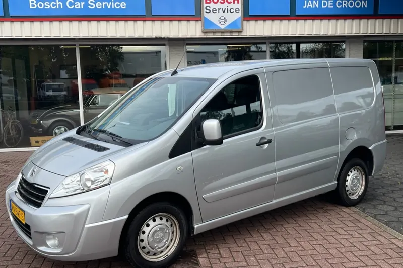 Peugeot Expert (2015)