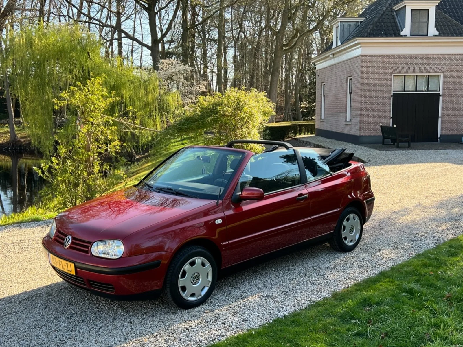 Volkswagen Golf (2000) — foto 1