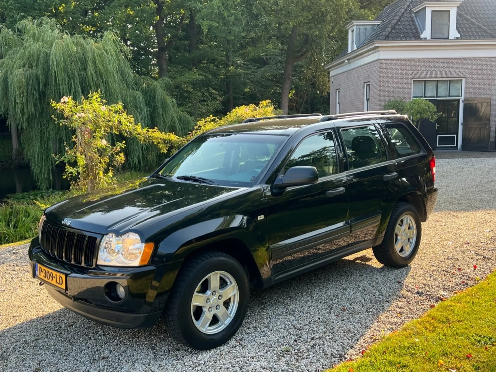 Jeep Grand Cherokee (2006) — foto 1