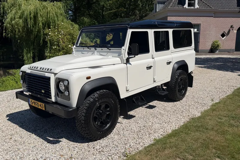 Land Rover Defender (2009)