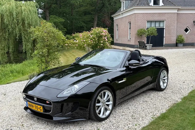 Jaguar F-Type (2013)