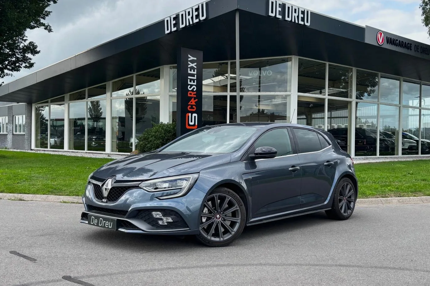 Renault Mégane (2018) — foto 1