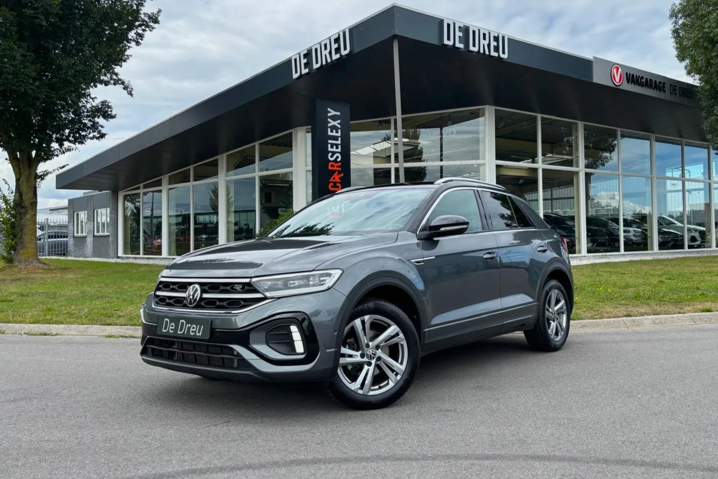 Volkswagen T-Roc (2025) — foto 1