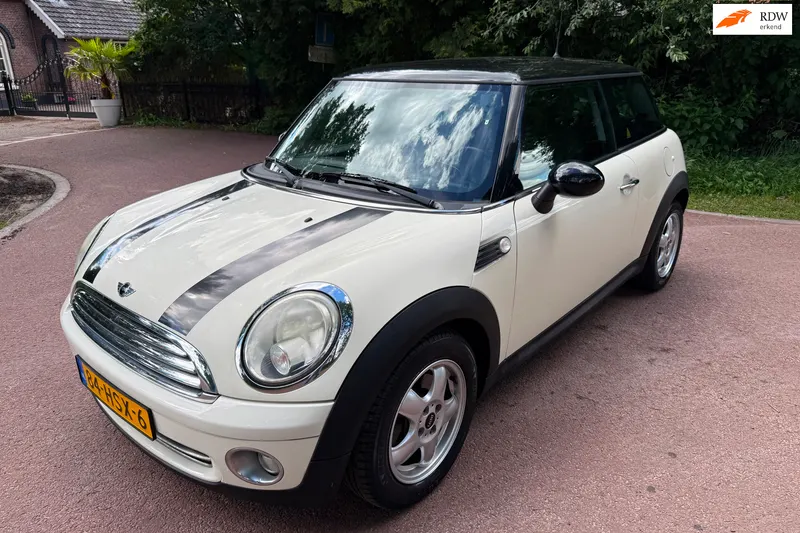MINI Cooper (2009)