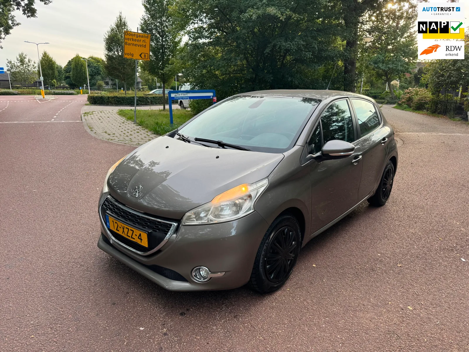 Peugeot 208 (2012) — foto 1