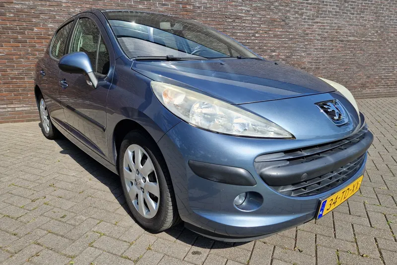 Peugeot 207 (2006)