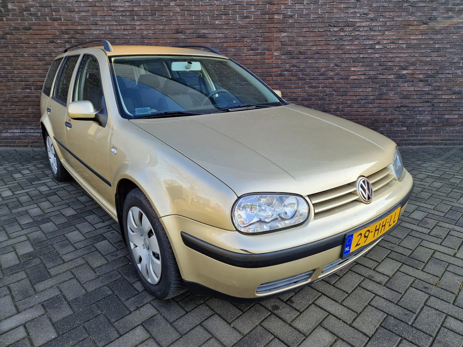 Volkswagen Golf (2001) — foto 1