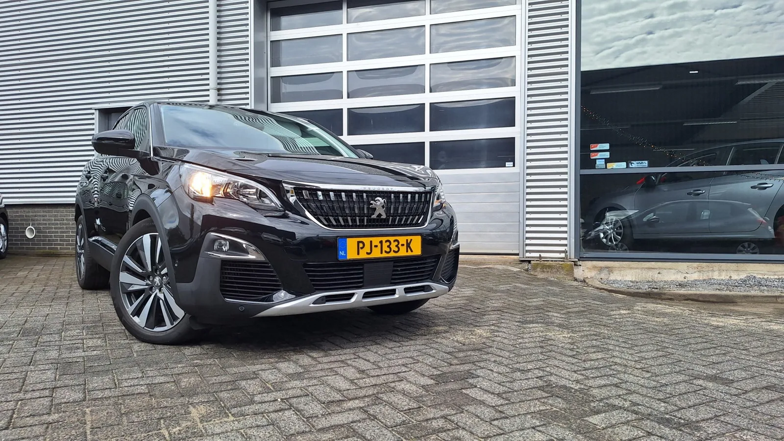 Peugeot 3008 (2017) — foto 1