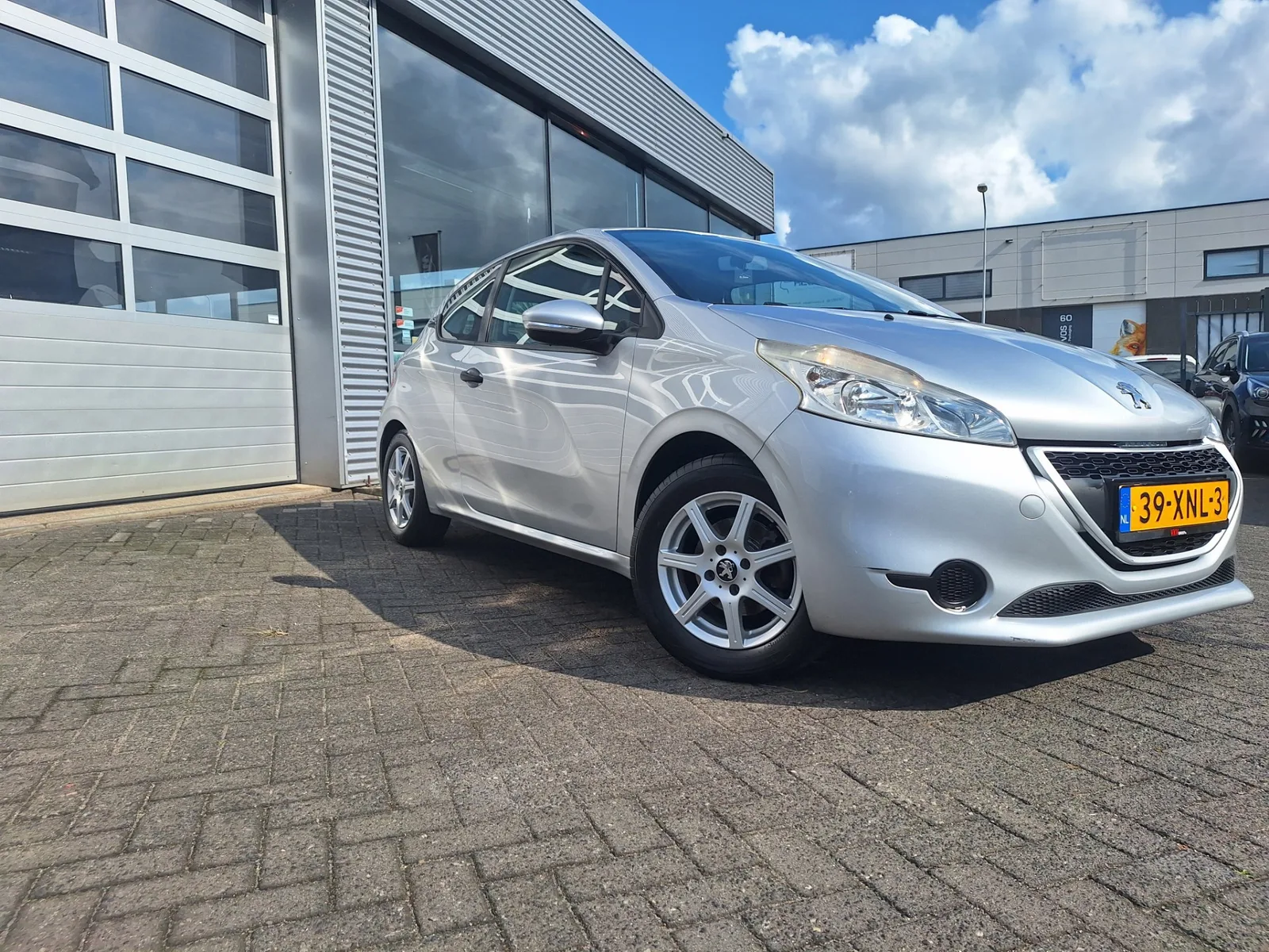 Peugeot 208 (2012) — foto 1