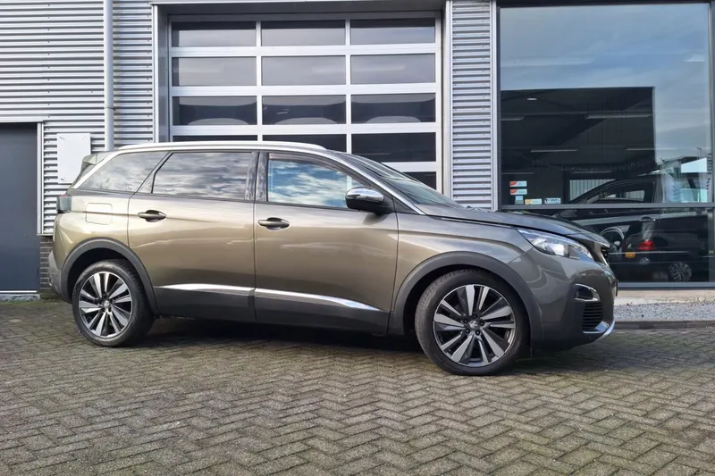 Peugeot 5008 (2017)