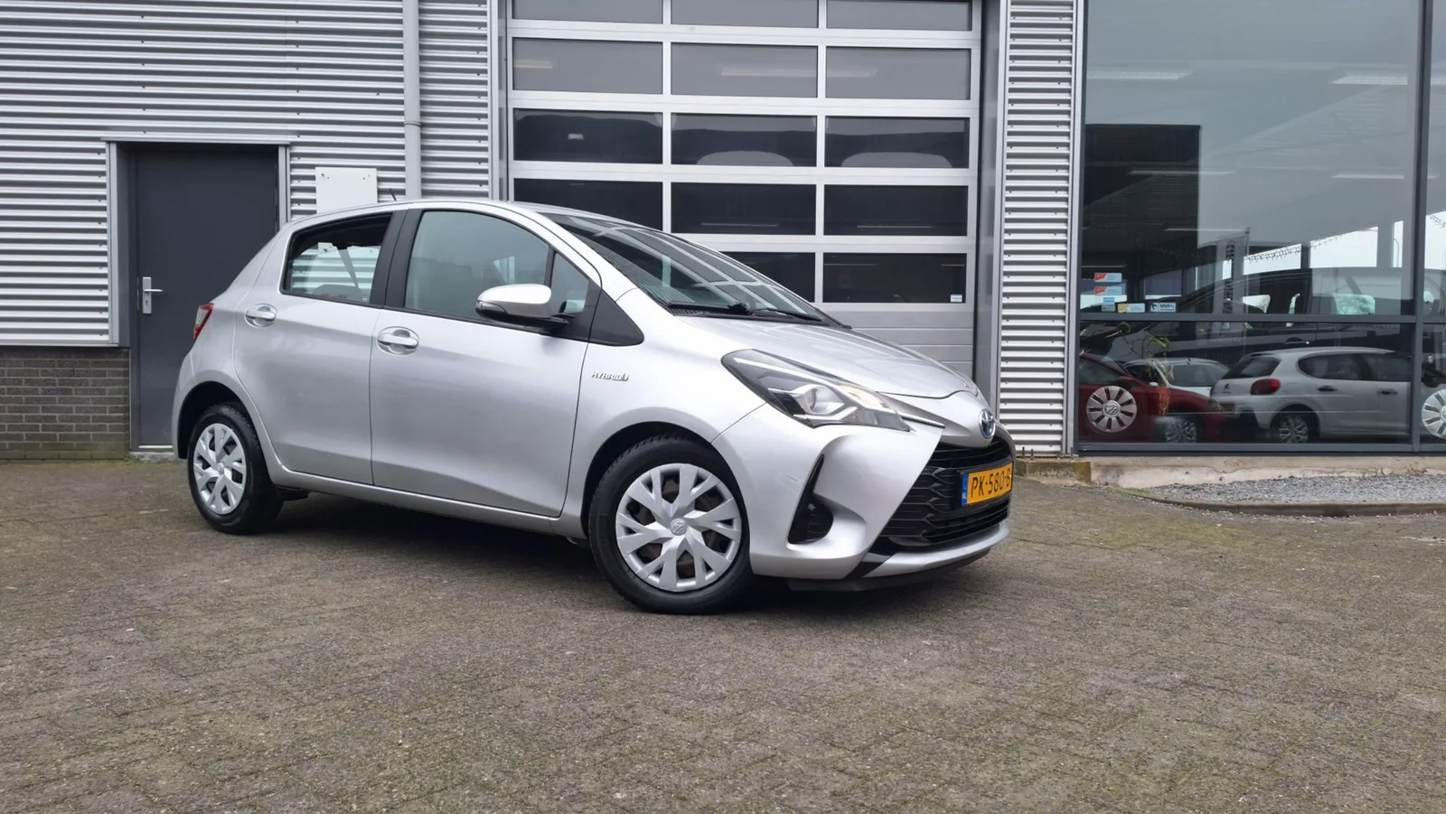 Toyota Yaris (2018) — foto 1