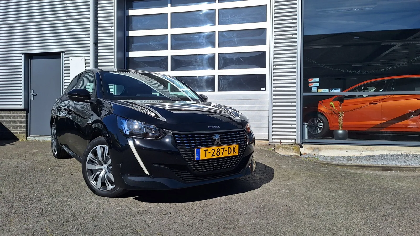 Peugeot 208 (2023) — foto 1