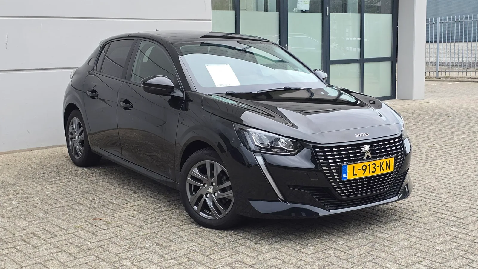 Peugeot 208 (2021) — foto 1