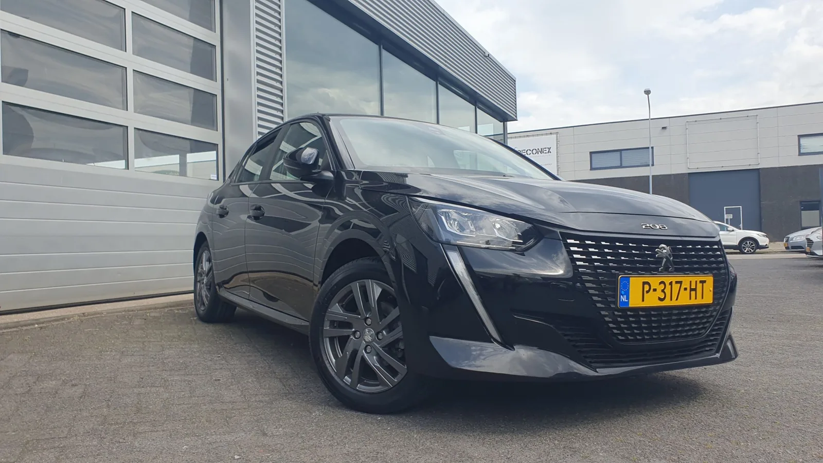 Peugeot 208 (2022) — foto 1