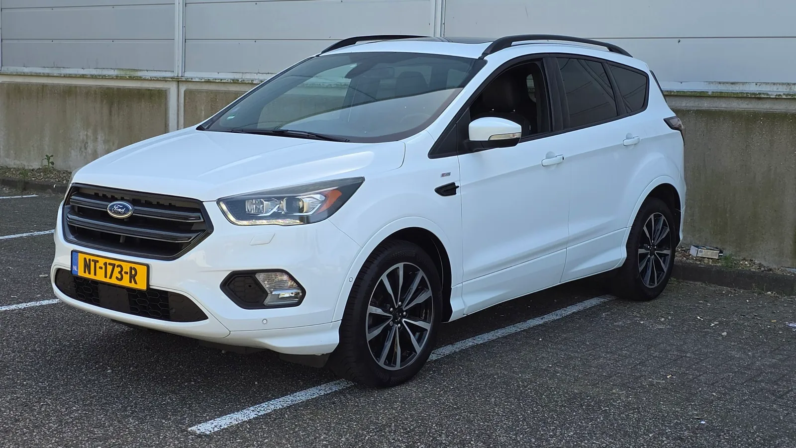 Ford Kuga (2017) — foto 1