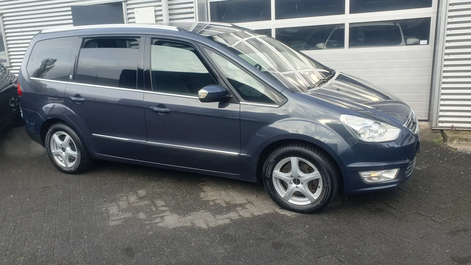 Ford Galaxy (2011) — foto 1