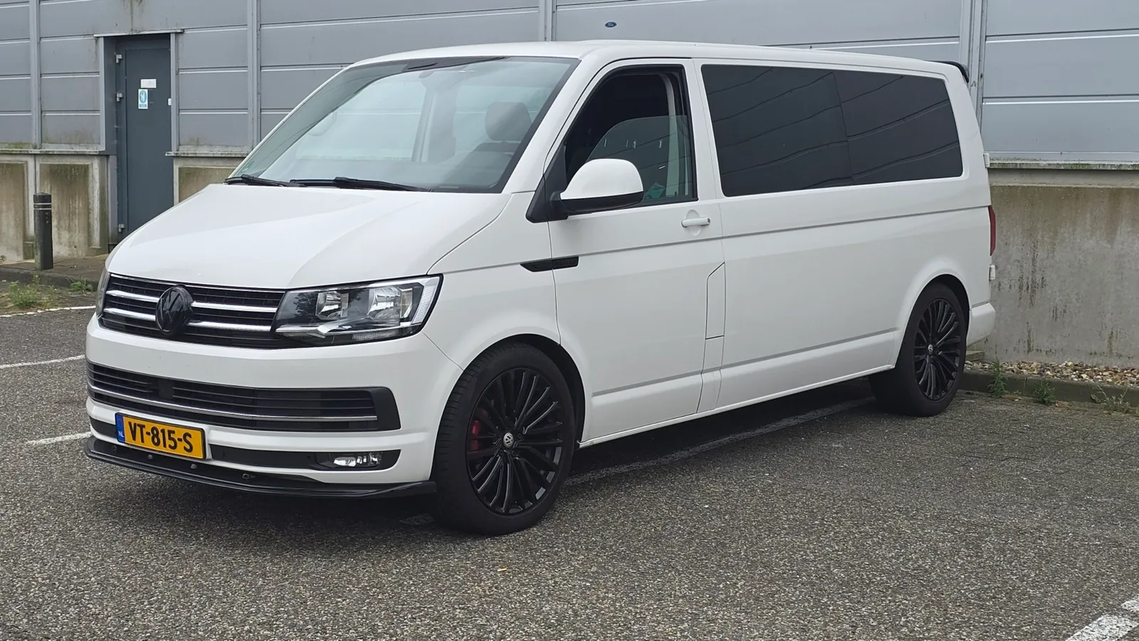 Volkswagen Transporter (2016) — foto 1