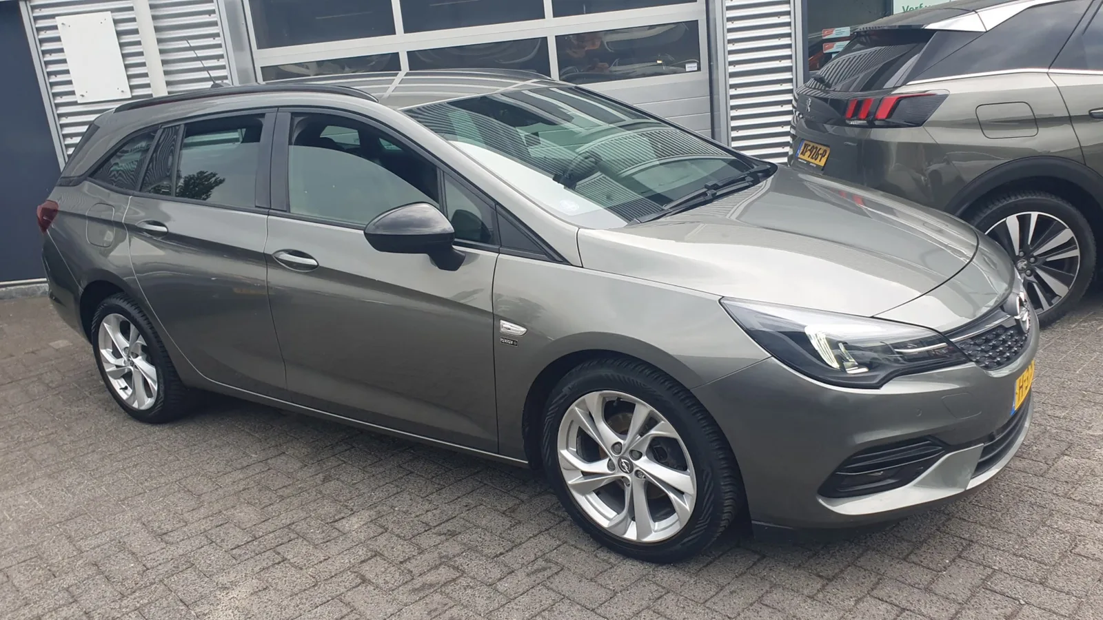 Opel Astra (2020) — foto 1