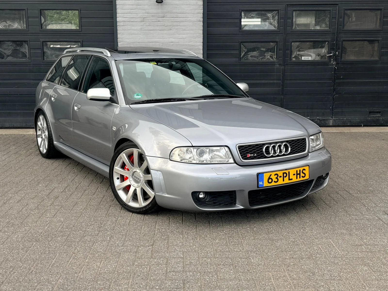 Audi RS 4 (2001) — foto 1