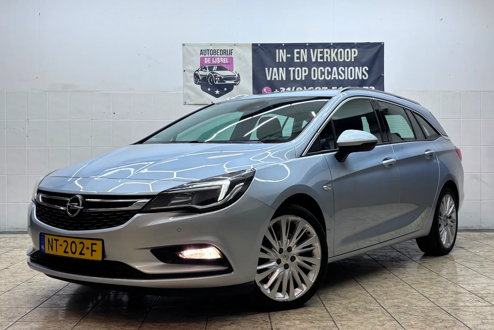 Opel Astra (2017) — foto 1