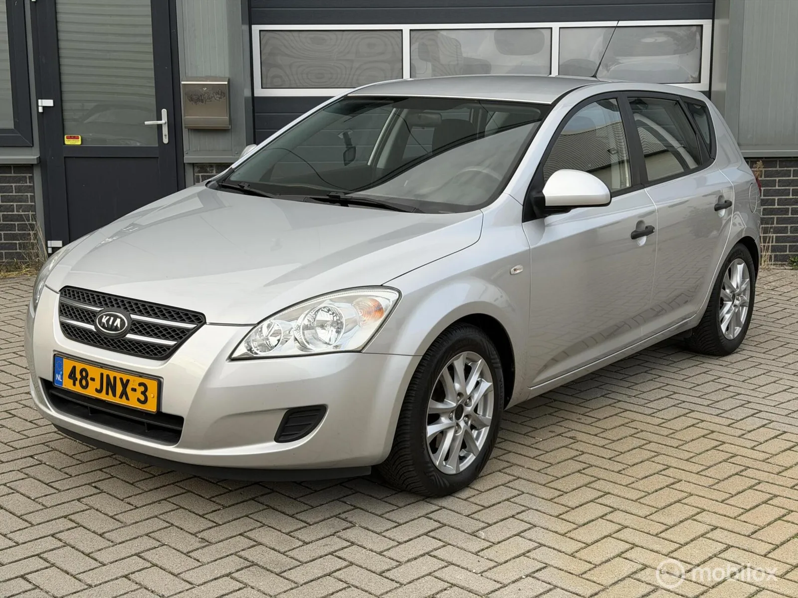 Kia Cee'd (2009) — foto 1