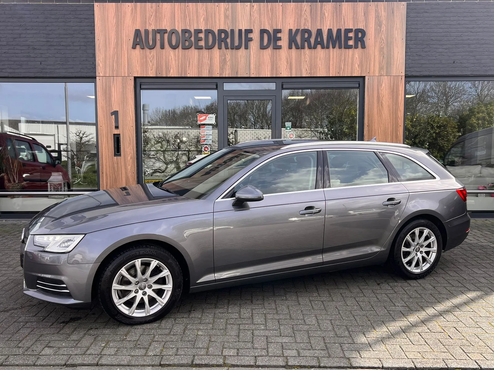 Audi A4 (2017) — foto 1