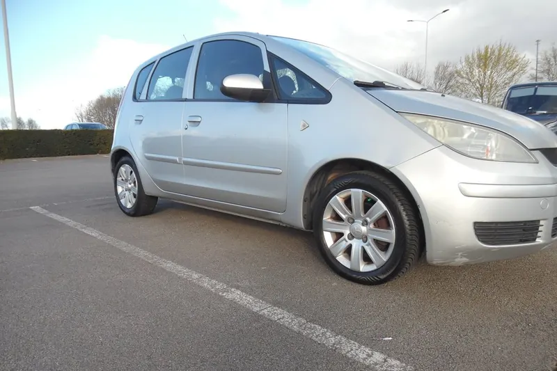Mitsubishi Colt (2008)