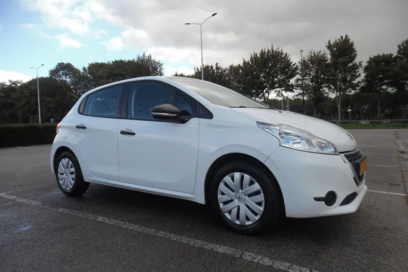 Peugeot 208 (2014)