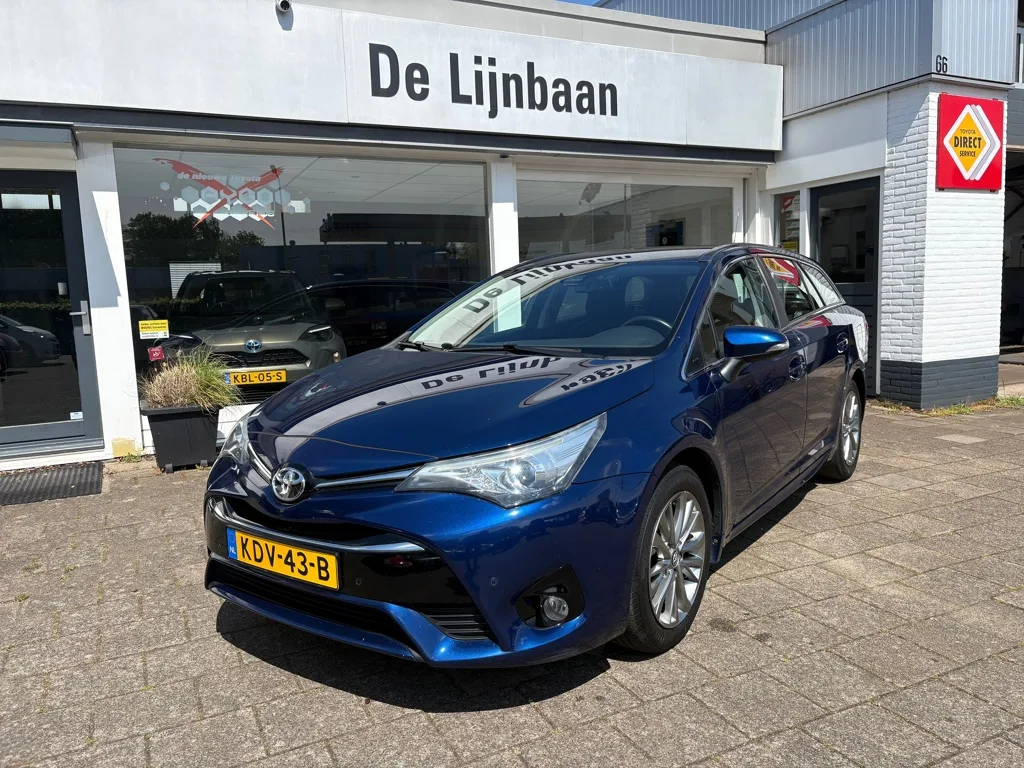 Toyota Avensis (2016) — foto 1