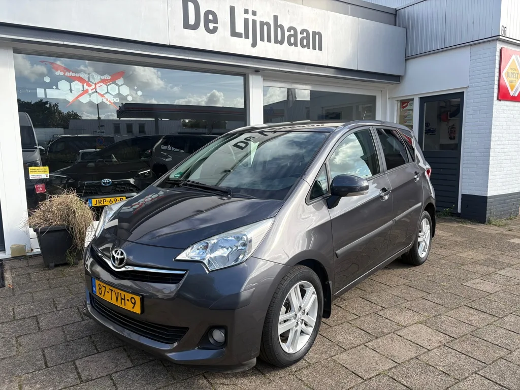 Toyota Verso S (2012) — foto 1