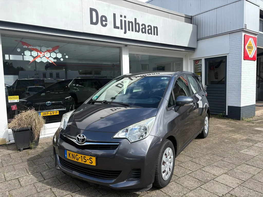 Toyota Verso S (2012) — foto 1