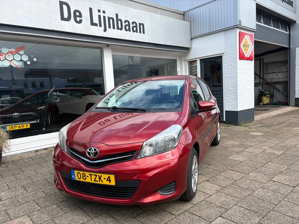 Toyota Yaris (2012) — foto 1