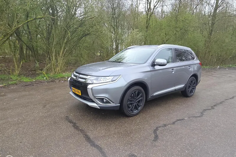 Mitsubishi Outlander (2017)