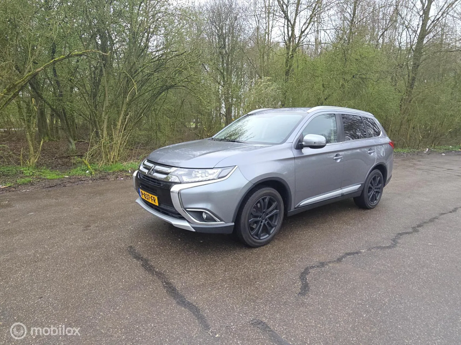 Mitsubishi Outlander (2017) — foto 1