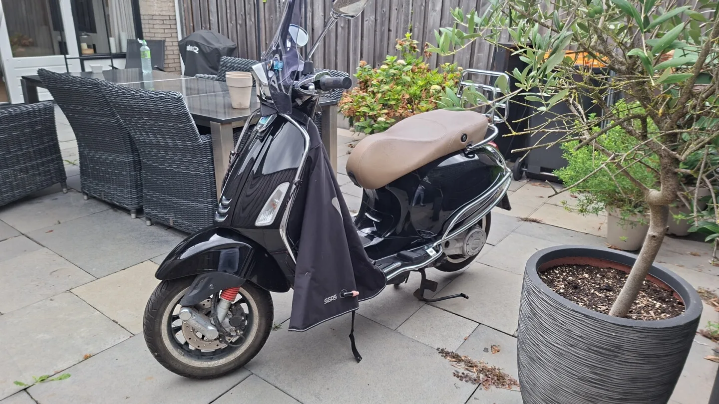Vespa Sprint S (2022) — foto 1