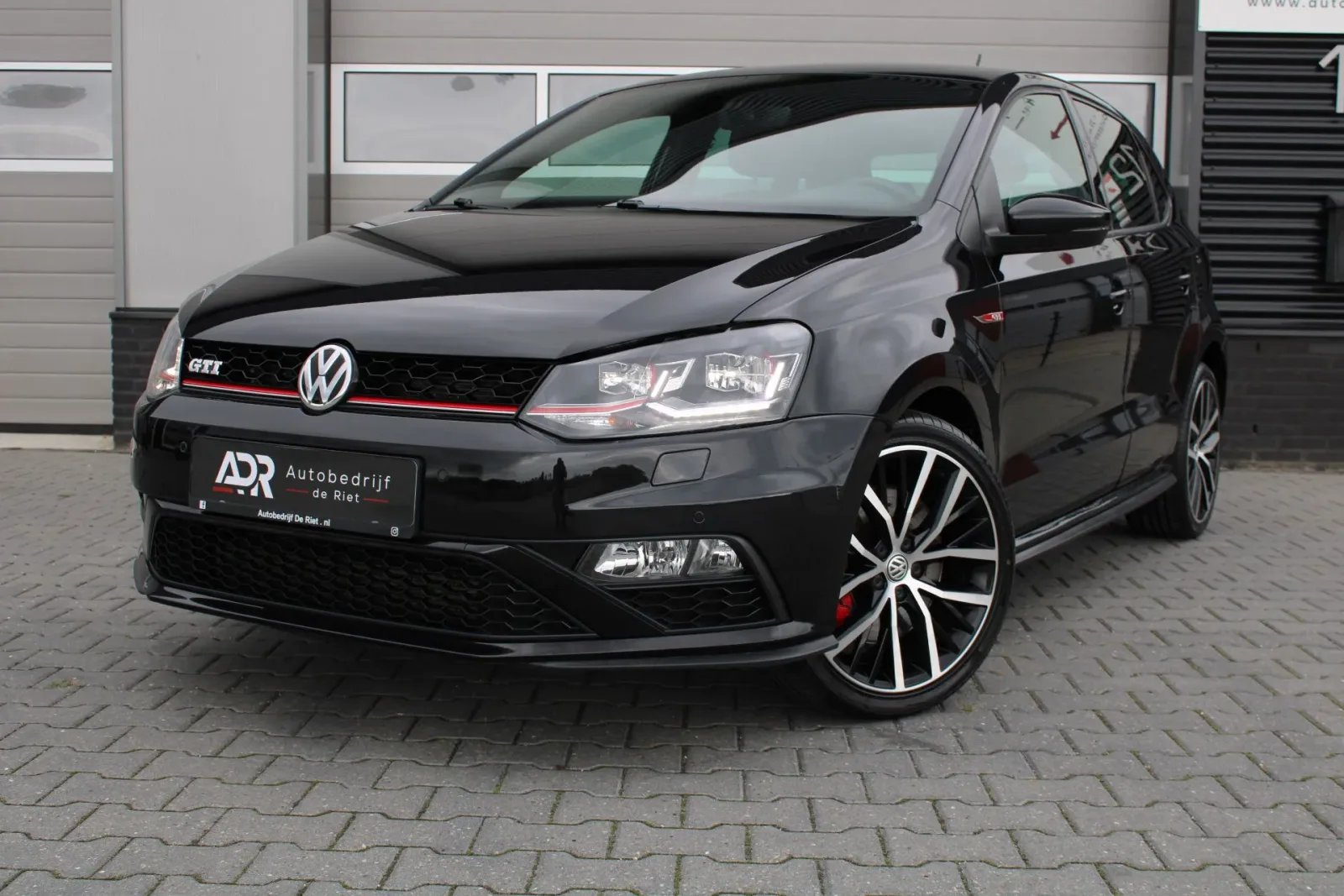 Volkswagen Polo (2016) — foto 1