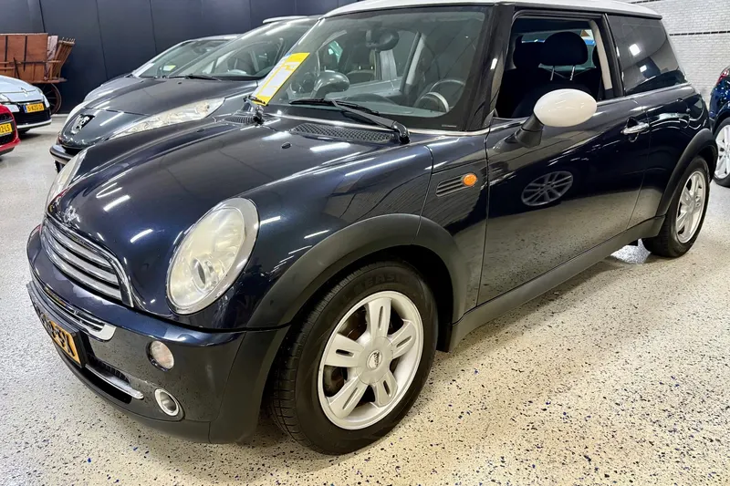 MINI Cooper (2005)