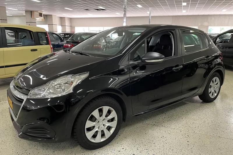 Peugeot 208 (2015)