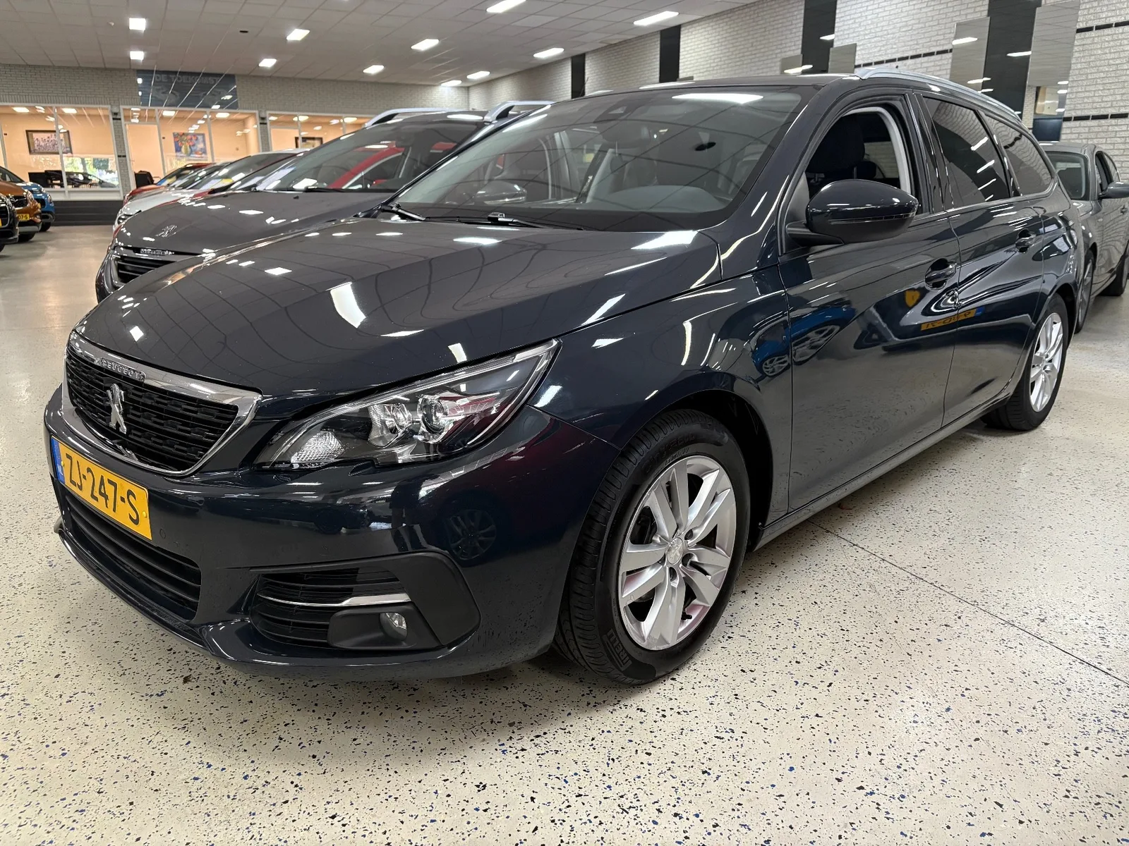 Peugeot 308 (2019) — foto 1