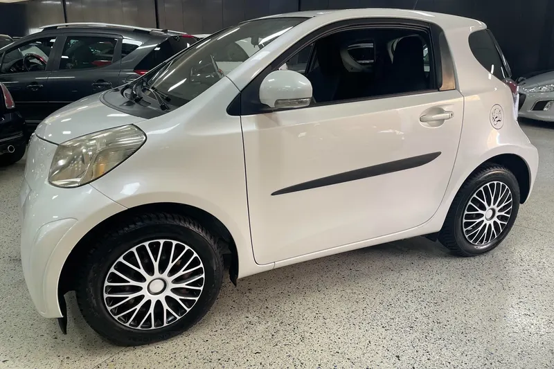 Toyota iQ (2010)