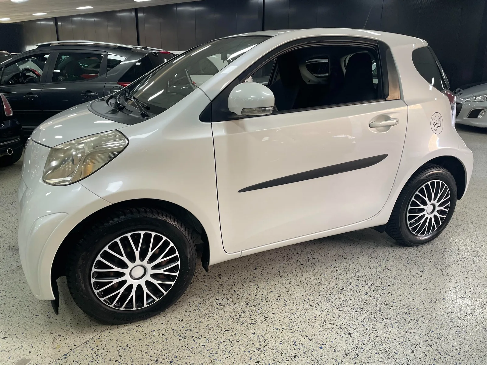 Toyota iQ (2010) — foto 1