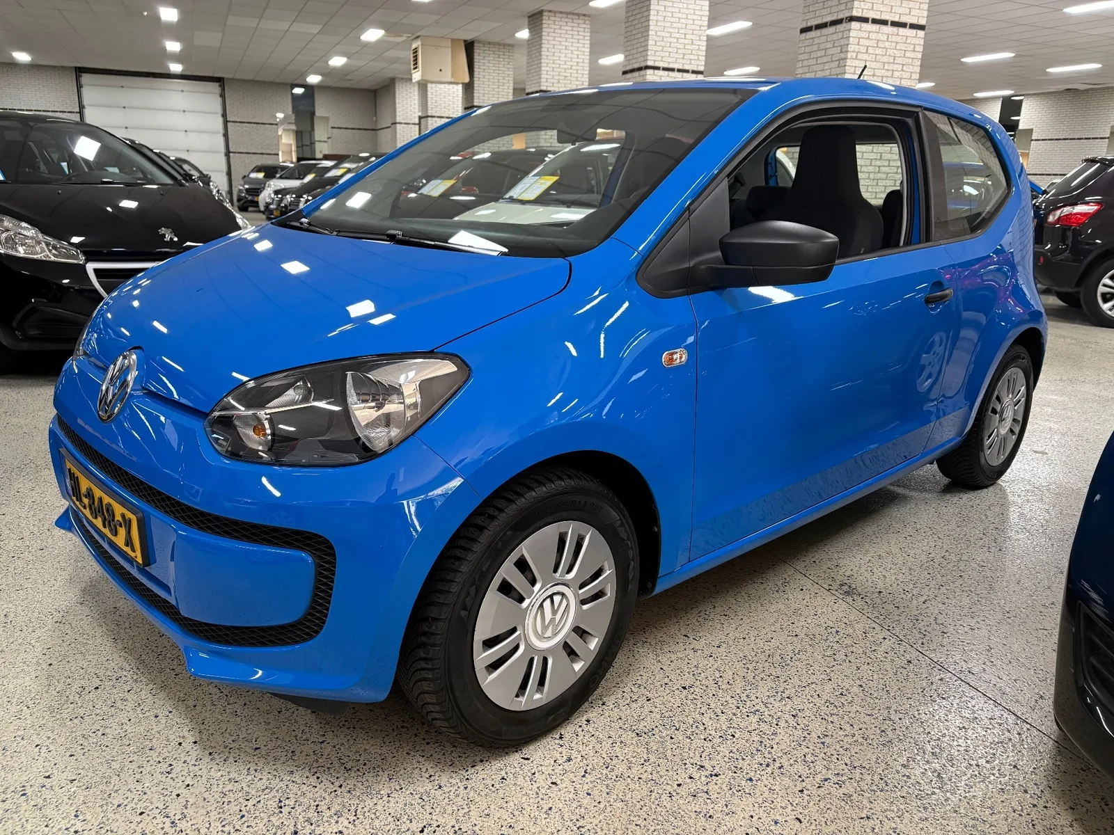 Volkswagen Up! (2015) — foto 1